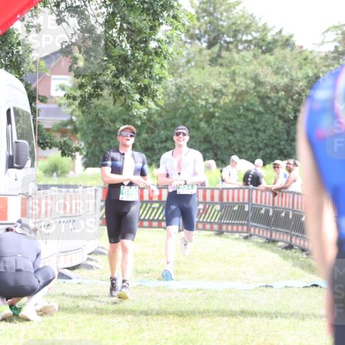 21.06.2026 - 29. Vierlanden-Triathlon Andreas Tolksdorf http://msf.ph/oto/9890678 21.06.2026 13:07:51 Ziel 634, 668, 634, 668 meine-sportfotos.de