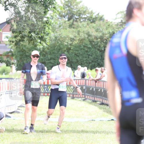 21.06.2026 - 29. Vierlanden-Triathlon Andreas Tolksdorf http://msf.ph/oto/9890685 21.06.2026 13:07:52 Ziel 634, 668, 634, 668 meine-sportfotos.de