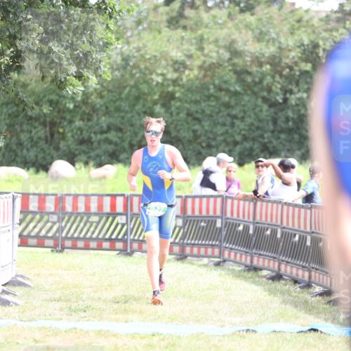 21.06.2026 - 29. Vierlanden-Triathlon Andreas Tolksdorf http://msf.ph/oto/9890697 21.06.2026 13:08:03 Ziel 637, 637 meine-sportfotos.de