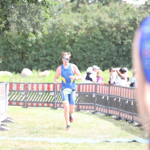 21.06.2026 - 29. Vierlanden-Triathlon Andreas Tolksdorf http://msf.ph/oto/9890698 21.06.2026 13:08:04 Ziel 637, 637 meine-sportfotos.de