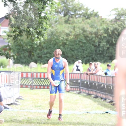 21.06.2026 - 29. Vierlanden-Triathlon Andreas Tolksdorf http://msf.ph/oto/9890701 21.06.2026 13:08:07 Ziel 637, 637 meine-sportfotos.de