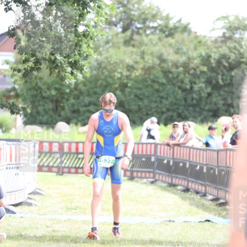 21.06.2026 - 29. Vierlanden-Triathlon Andreas Tolksdorf http://msf.ph/oto/9890706 21.06.2026 13:08:07 Ziel 637, 637 meine-sportfotos.de