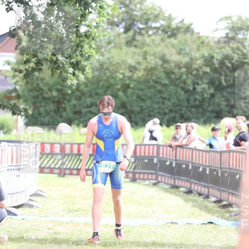 21.06.2026 - 29. Vierlanden-Triathlon Andreas Tolksdorf http://msf.ph/oto/9890708 21.06.2026 13:08:07 Ziel 637, 637 meine-sportfotos.de