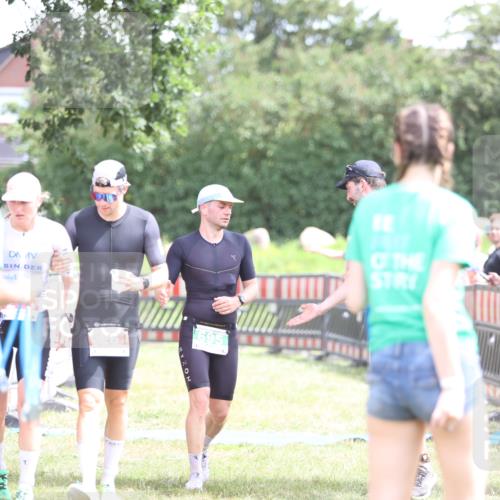 21.06.2026 - 29. Vierlanden-Triathlon Andreas Tolksdorf http://msf.ph/oto/9890711 21.06.2026 13:08:27 Ziel 147, 689, 695, 147, 689, 695 meine-sportfotos.de