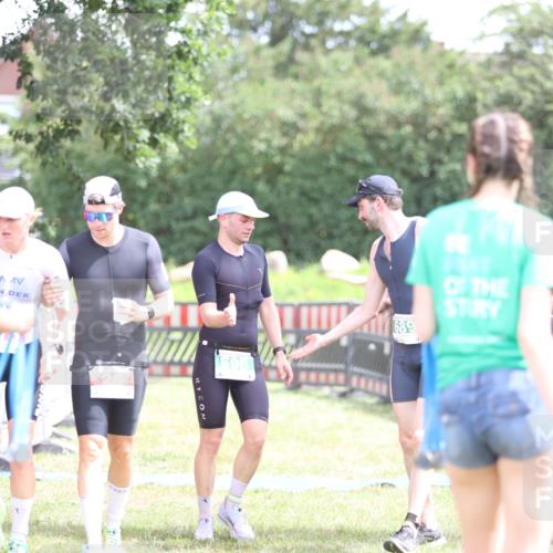21.06.2026 - 29. Vierlanden-Triathlon Andreas Tolksdorf http://msf.ph/oto/9890714 21.06.2026 13:08:27 Ziel 147, 689, 695, 147, 689, 695 meine-sportfotos.de