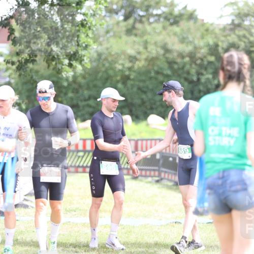 21.06.2026 - 29. Vierlanden-Triathlon Andreas Tolksdorf http://msf.ph/oto/9890715 21.06.2026 13:08:27 Ziel 147, 689, 695, 147, 689, 695 meine-sportfotos.de