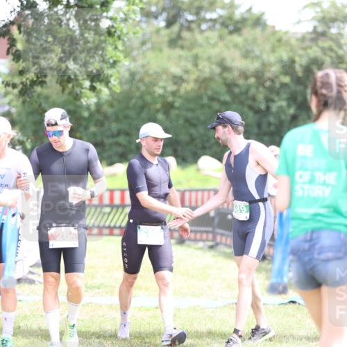 21.06.2026 - 29. Vierlanden-Triathlon Andreas Tolksdorf http://msf.ph/oto/9890717 21.06.2026 13:08:27 Ziel 147, 689, 695, 147, 689, 695 meine-sportfotos.de