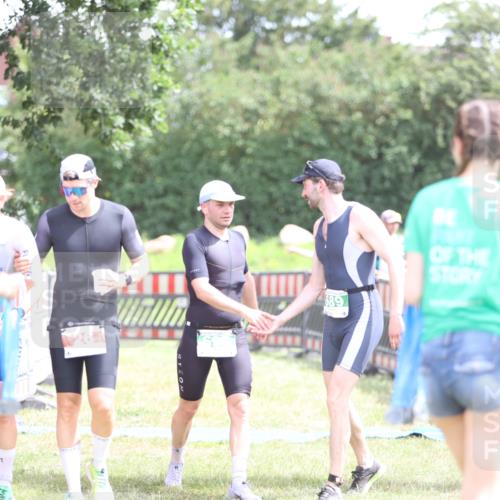 21.06.2026 - 29. Vierlanden-Triathlon Andreas Tolksdorf http://msf.ph/oto/9890718 21.06.2026 13:08:27 Ziel 147, 689, 695, 147, 689, 695 meine-sportfotos.de