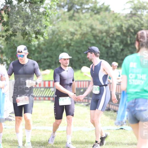 21.06.2026 - 29. Vierlanden-Triathlon Andreas Tolksdorf http://msf.ph/oto/9890719 21.06.2026 13:08:27 Ziel 147, 689, 695, 147, 689, 695 meine-sportfotos.de