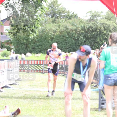 21.06.2026 - 29. Vierlanden-Triathlon Andreas Tolksdorf http://msf.ph/oto/9890742 21.06.2026 13:08:36 Ziel 147, 726, 147, 726 meine-sportfotos.de