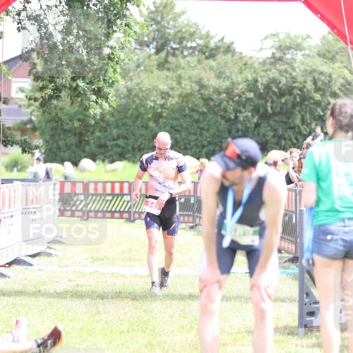 21.06.2026 - 29. Vierlanden-Triathlon Andreas Tolksdorf http://msf.ph/oto/9890745 21.06.2026 13:08:36 Ziel 147, 726, 147, 726 meine-sportfotos.de
