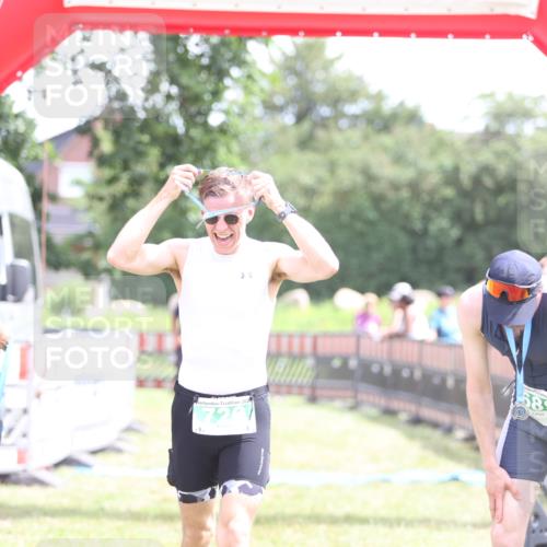 21.06.2026 - 29. Vierlanden-Triathlon Andreas Tolksdorf http://msf.ph/oto/9890747 21.06.2026 13:08:49 Ziel 173, 712, 726, 173, 712, 726 meine-sportfotos.de