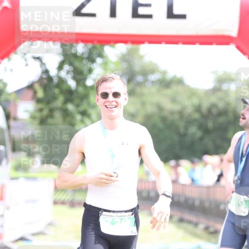 21.06.2026 - 29. Vierlanden-Triathlon Andreas Tolksdorf http://msf.ph/oto/9890750 21.06.2026 13:08:50 Ziel 173, 712, 726, 173, 712, 726 meine-sportfotos.de