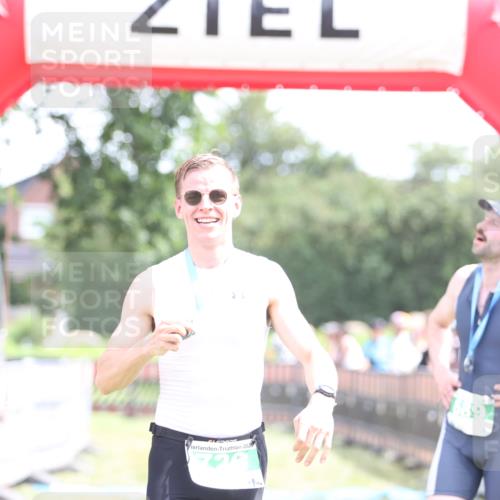 21.06.2026 - 29. Vierlanden-Triathlon Andreas Tolksdorf http://msf.ph/oto/9890753 21.06.2026 13:08:50 Ziel 173, 712, 726, 173, 712, 726 meine-sportfotos.de