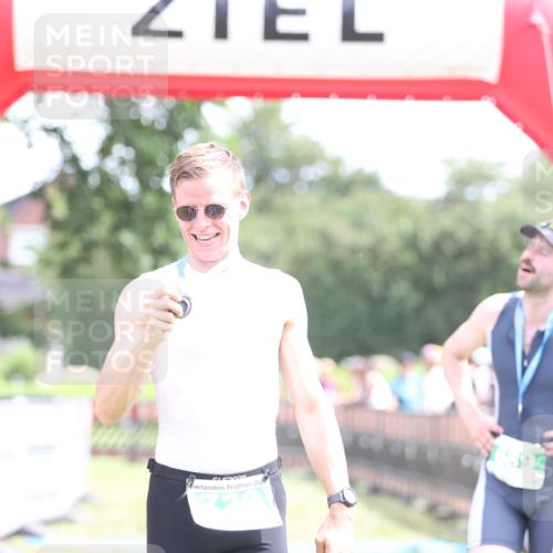 21.06.2026 - 29. Vierlanden-Triathlon Andreas Tolksdorf http://msf.ph/oto/9890758 21.06.2026 13:08:50 Ziel 173, 712, 726, 173, 712, 726 meine-sportfotos.de
