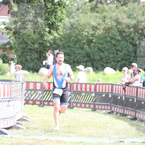 21.06.2026 - 29. Vierlanden-Triathlon Andreas Tolksdorf http://msf.ph/oto/9890772 21.06.2026 13:09:37 Ziel 691, 691 meine-sportfotos.de