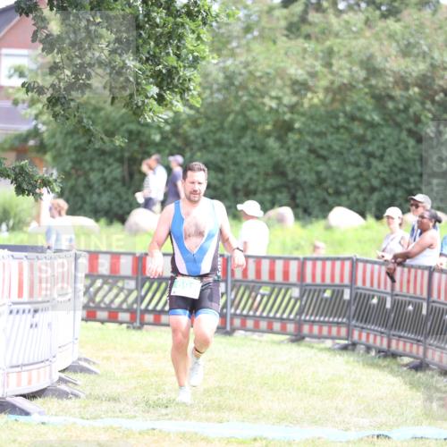 21.06.2026 - 29. Vierlanden-Triathlon Andreas Tolksdorf http://msf.ph/oto/9890774 21.06.2026 13:09:37 Ziel 691, 691 meine-sportfotos.de