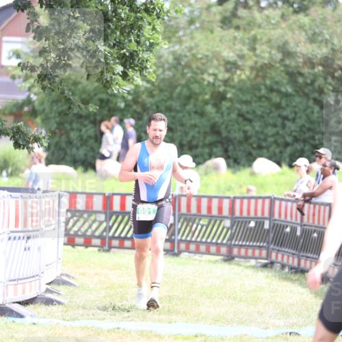 21.06.2026 - 29. Vierlanden-Triathlon Andreas Tolksdorf http://msf.ph/oto/9890777 21.06.2026 13:09:37 Ziel 691, 691 meine-sportfotos.de