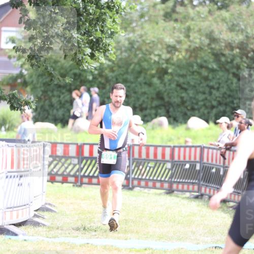 21.06.2026 - 29. Vierlanden-Triathlon Andreas Tolksdorf http://msf.ph/oto/9890778 21.06.2026 13:09:37 Ziel 691, 691 meine-sportfotos.de