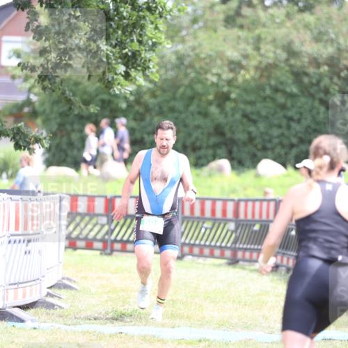 21.06.2026 - 29. Vierlanden-Triathlon Andreas Tolksdorf http://msf.ph/oto/9890781 21.06.2026 13:09:37 Ziel 691, 691 meine-sportfotos.de
