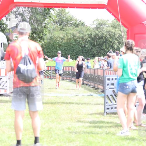 21.06.2026 - 29. Vierlanden-Triathlon Andreas Tolksdorf http://msf.ph/oto/9890782 21.06.2026 13:09:56 Ziel 67, 140, 764, 814, 898, 67, 140, 764, 814, 898 meine-sportfotos.de