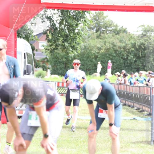 21.06.2026 - 29. Vierlanden-Triathlon Andreas Tolksdorf http://msf.ph/oto/9890788 21.06.2026 13:10:18 Ziel 703, 805, 703, 805 meine-sportfotos.de