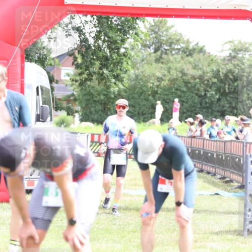 21.06.2026 - 29. Vierlanden-Triathlon Andreas Tolksdorf http://msf.ph/oto/9890791 21.06.2026 13:10:18 Ziel 703, 805, 703, 805 meine-sportfotos.de