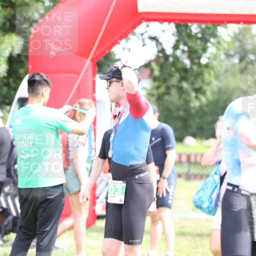 21.06.2026 - 29. Vierlanden-Triathlon Andreas Tolksdorf http://msf.ph/oto/9890811 21.06.2026 13:10:41 Ziel 186, 699, 186, 699 meine-sportfotos.de