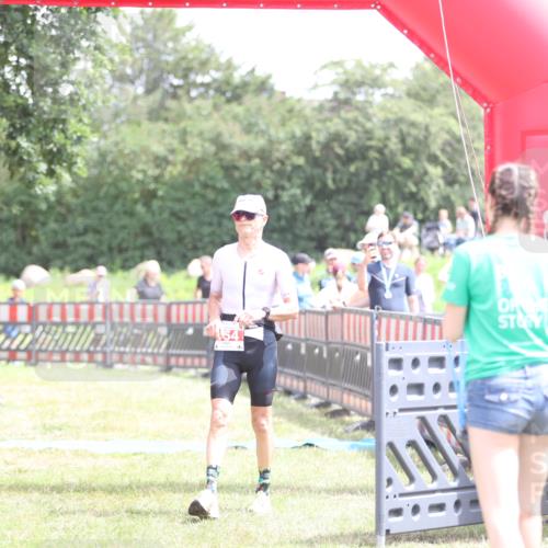 21.06.2026 - 29. Vierlanden-Triathlon Andreas Tolksdorf http://msf.ph/oto/9890825 21.06.2026 13:11:01 Ziel 154, 154 meine-sportfotos.de
