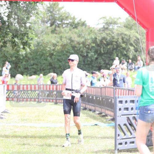 21.06.2026 - 29. Vierlanden-Triathlon Andreas Tolksdorf http://msf.ph/oto/9890830 21.06.2026 13:11:01 Ziel 154, 154 meine-sportfotos.de