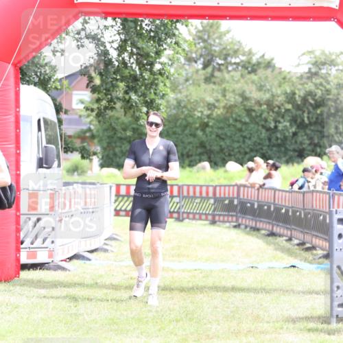 21.06.2026 - 29. Vierlanden-Triathlon Andreas Tolksdorf http://msf.ph/oto/9890844 21.06.2026 13:11:58 Ziel 745, 745 meine-sportfotos.de
