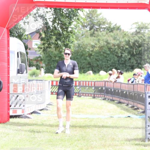 21.06.2026 - 29. Vierlanden-Triathlon Andreas Tolksdorf http://msf.ph/oto/9890846 21.06.2026 13:11:58 Ziel 745, 745 meine-sportfotos.de