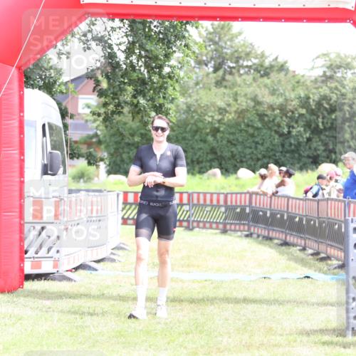 21.06.2026 - 29. Vierlanden-Triathlon Andreas Tolksdorf http://msf.ph/oto/9890847 21.06.2026 13:11:58 Ziel 745, 745 meine-sportfotos.de
