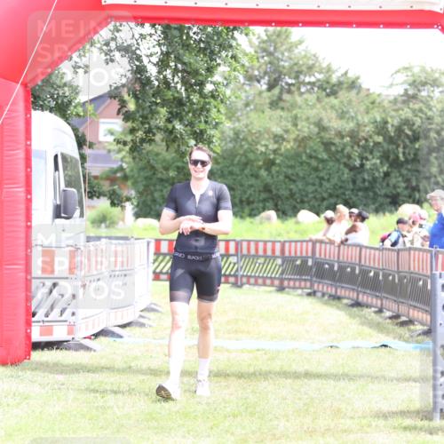 21.06.2026 - 29. Vierlanden-Triathlon Andreas Tolksdorf http://msf.ph/oto/9890848 21.06.2026 13:11:58 Ziel 745, 745 meine-sportfotos.de