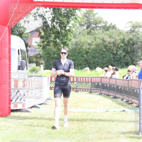 21.06.2026 - 29. Vierlanden-Triathlon Andreas Tolksdorf http://msf.ph/oto/9890849 21.06.2026 13:11:58 Ziel 745, 745 meine-sportfotos.de