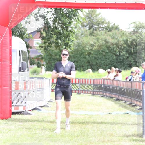 21.06.2026 - 29. Vierlanden-Triathlon Andreas Tolksdorf http://msf.ph/oto/9890850 21.06.2026 13:11:58 Ziel 745, 745 meine-sportfotos.de