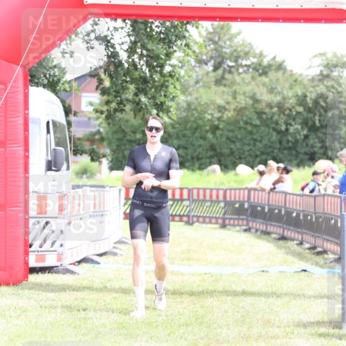 21.06.2026 - 29. Vierlanden-Triathlon Andreas Tolksdorf http://msf.ph/oto/9890851 21.06.2026 13:11:58 Ziel 745, 745 meine-sportfotos.de