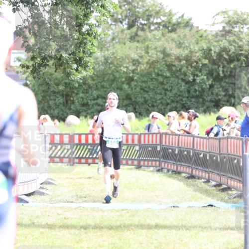 21.06.2026 - 29. Vierlanden-Triathlon Andreas Tolksdorf http://msf.ph/oto/9890853 21.06.2026 13:12:11 Ziel 660, 666, 660, 666 meine-sportfotos.de