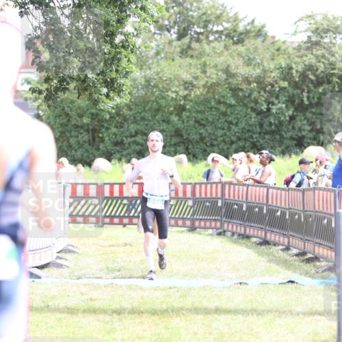 21.06.2026 - 29. Vierlanden-Triathlon Andreas Tolksdorf http://msf.ph/oto/9890854 21.06.2026 13:12:12 Ziel 660, 666, 660, 666 meine-sportfotos.de