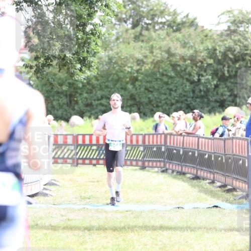 21.06.2026 - 29. Vierlanden-Triathlon Andreas Tolksdorf http://msf.ph/oto/9890856 21.06.2026 13:12:12 Ziel 660, 666, 660, 666 meine-sportfotos.de