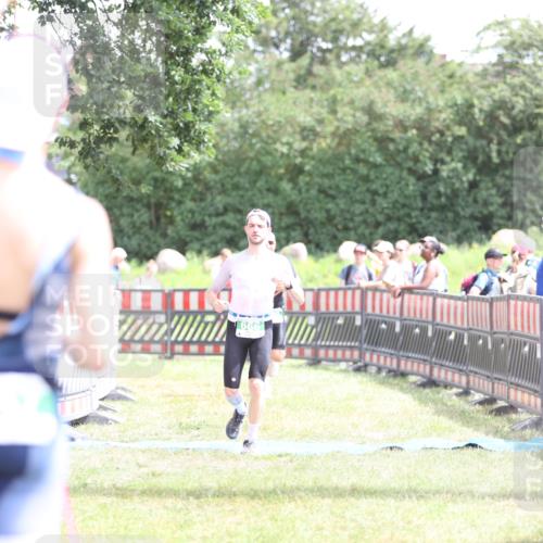 21.06.2026 - 29. Vierlanden-Triathlon Andreas Tolksdorf http://msf.ph/oto/9890860 21.06.2026 13:12:12 Ziel 660, 666, 660, 666 meine-sportfotos.de