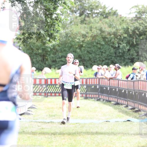 21.06.2026 - 29. Vierlanden-Triathlon Andreas Tolksdorf http://msf.ph/oto/9890863 21.06.2026 13:12:12 Ziel 660, 666, 660, 666 meine-sportfotos.de