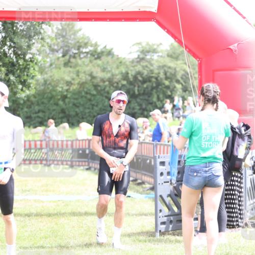 21.06.2026 - 29. Vierlanden-Triathlon Andreas Tolksdorf http://msf.ph/oto/9890868 21.06.2026 13:12:20 Ziel 660, 660 meine-sportfotos.de