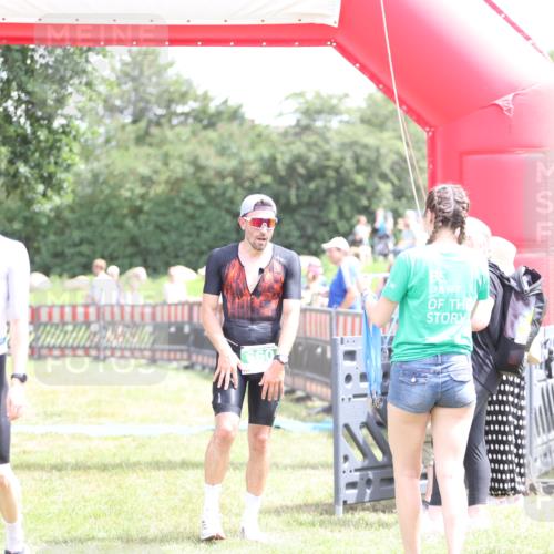 21.06.2026 - 29. Vierlanden-Triathlon Andreas Tolksdorf http://msf.ph/oto/9890870 21.06.2026 13:12:20 Ziel 660, 660 meine-sportfotos.de