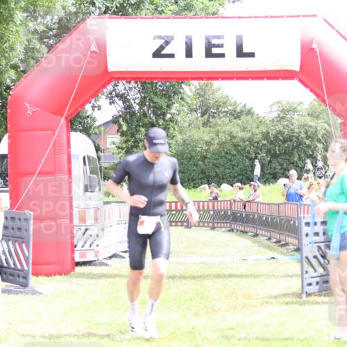 21.06.2026 - 29. Vierlanden-Triathlon Andreas Tolksdorf http://msf.ph/oto/9890874 21.06.2026 13:12:57 Ziel 86, 86 meine-sportfotos.de