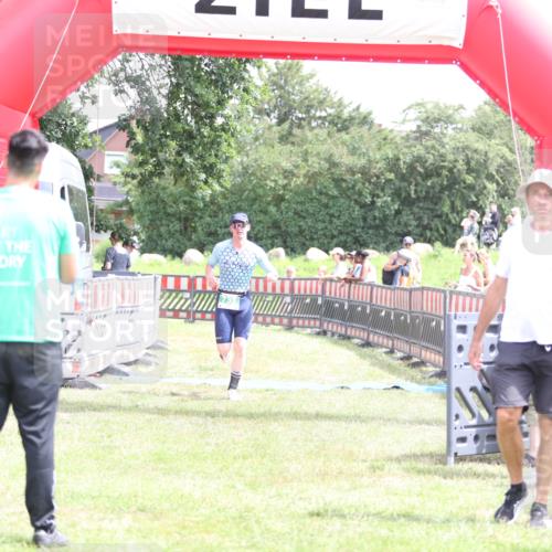 21.06.2026 - 29. Vierlanden-Triathlon Andreas Tolksdorf http://msf.ph/oto/9890877 21.06.2026 13:13:28 Ziel 733, 785, 733, 785 meine-sportfotos.de