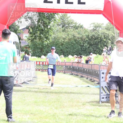 21.06.2026 - 29. Vierlanden-Triathlon Andreas Tolksdorf http://msf.ph/oto/9890878 21.06.2026 13:13:28 Ziel 733, 785, 733, 785 meine-sportfotos.de