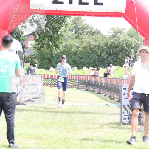 21.06.2026 - 29. Vierlanden-Triathlon Andreas Tolksdorf http://msf.ph/oto/9890879 21.06.2026 13:13:28 Ziel 733, 785, 733, 785 meine-sportfotos.de