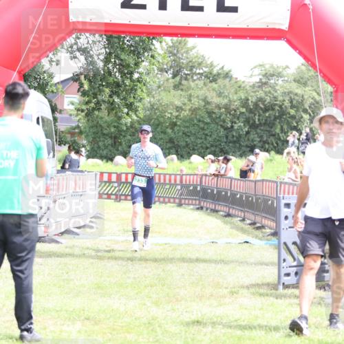 21.06.2026 - 29. Vierlanden-Triathlon Andreas Tolksdorf http://msf.ph/oto/9890880 21.06.2026 13:13:28 Ziel 733, 785, 733, 785 meine-sportfotos.de