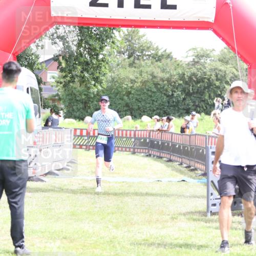 21.06.2026 - 29. Vierlanden-Triathlon Andreas Tolksdorf http://msf.ph/oto/9890883 21.06.2026 13:13:28 Ziel 733, 785, 733, 785 meine-sportfotos.de
